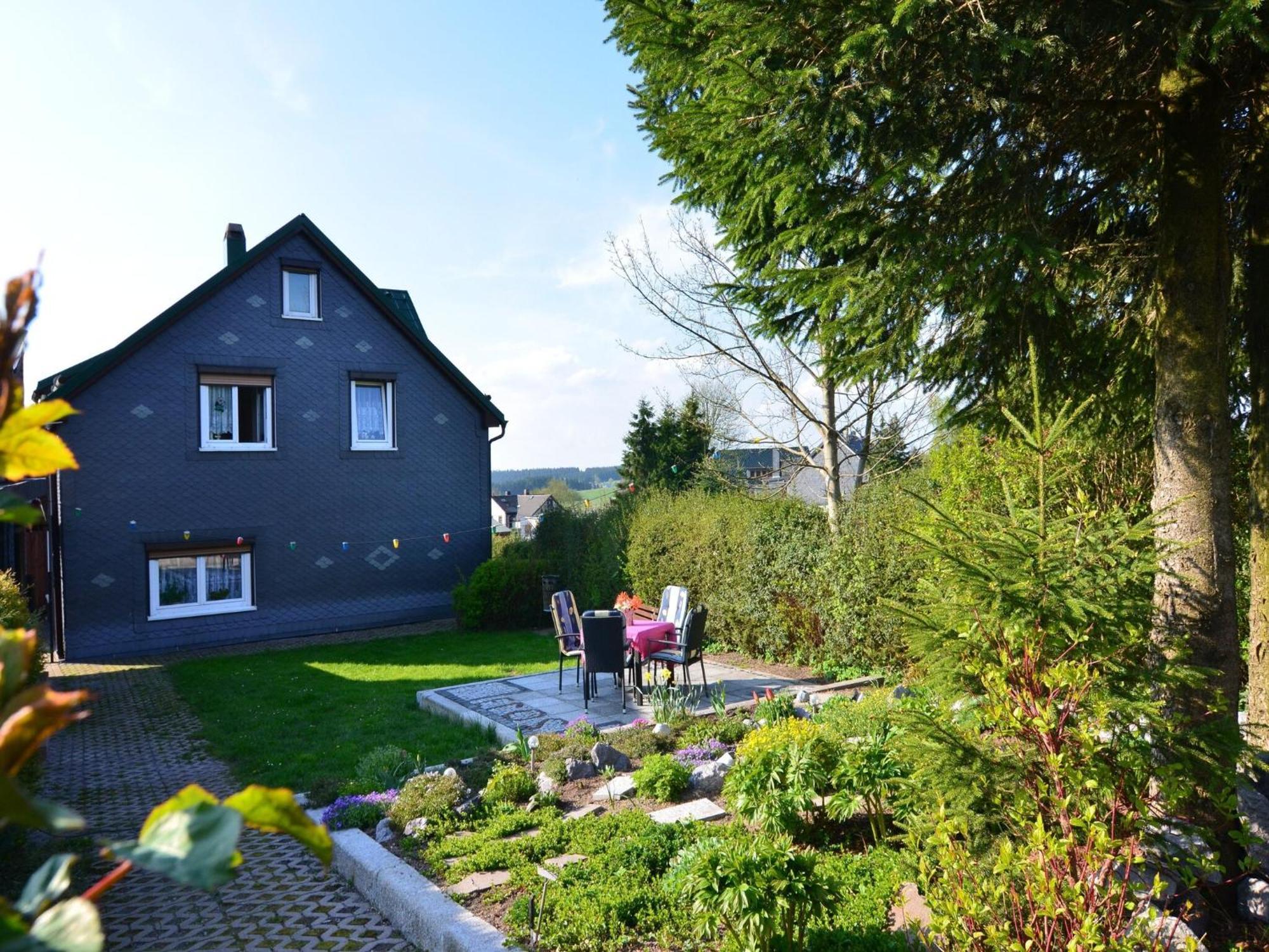 Holiday Home In Neustadt Am Rennsteig With Pond Eksteriør billede